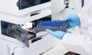 E&L testing with LC-MS testing lab